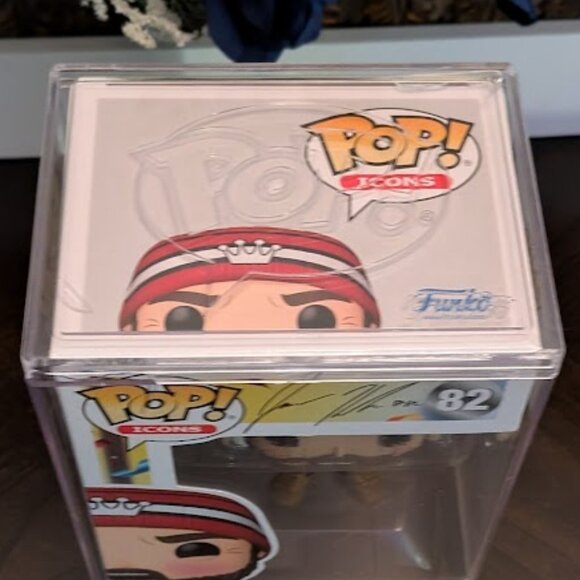 O1 FUNKO POP Jason Kelce Hard Case Limited Edition (Collectible) - Picture 2 of 6